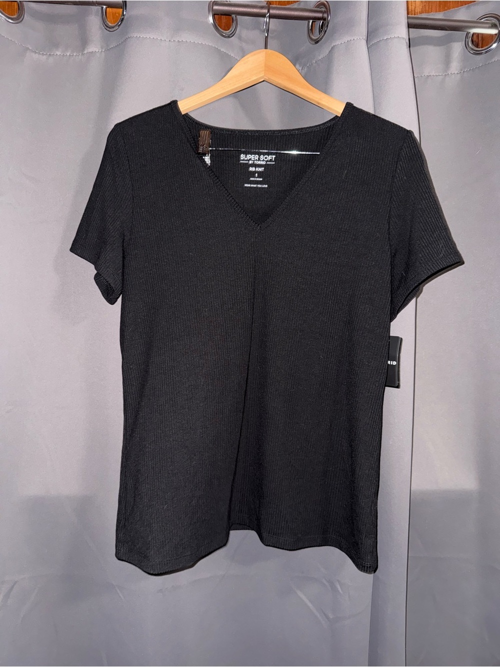 Torrid Women's Black V-Neck Short Sleeve Top